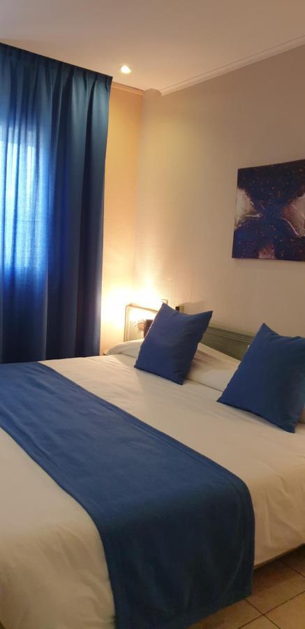 Logis Hotel & Restaurant Le Fleurance エクステリア 写真