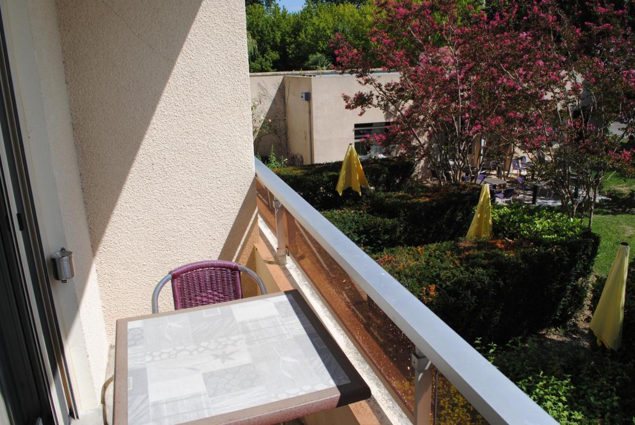 Logis Hotel & Restaurant Le Fleurance エクステリア 写真