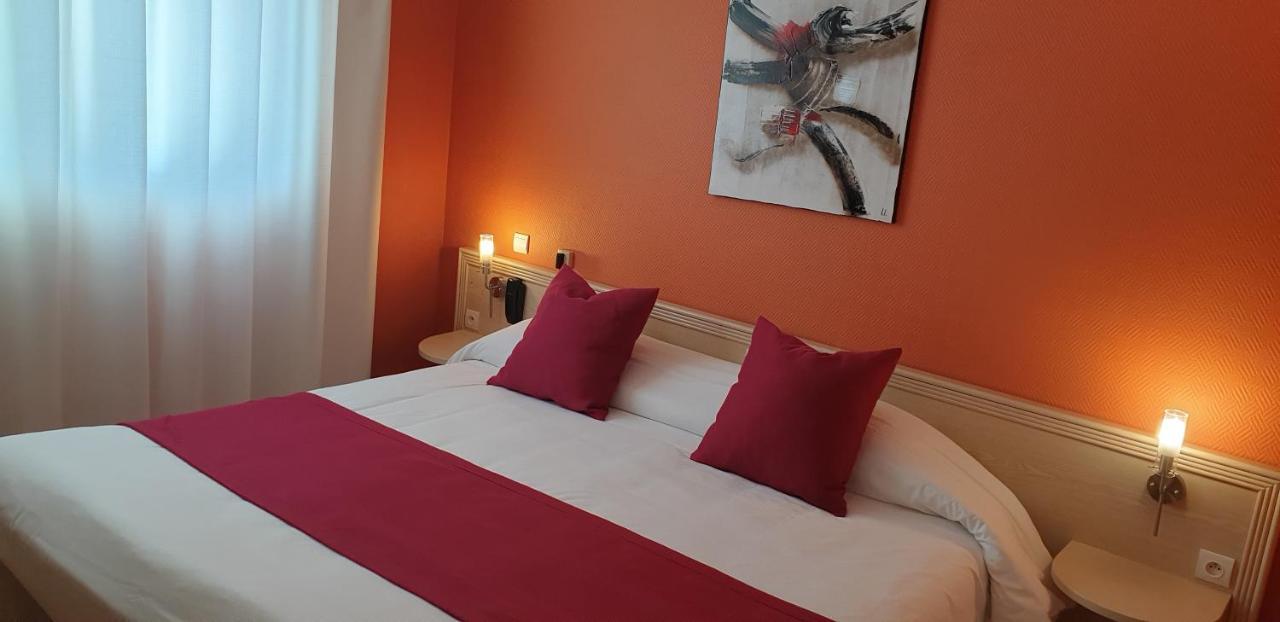 Logis Hotel & Restaurant Le Fleurance エクステリア 写真