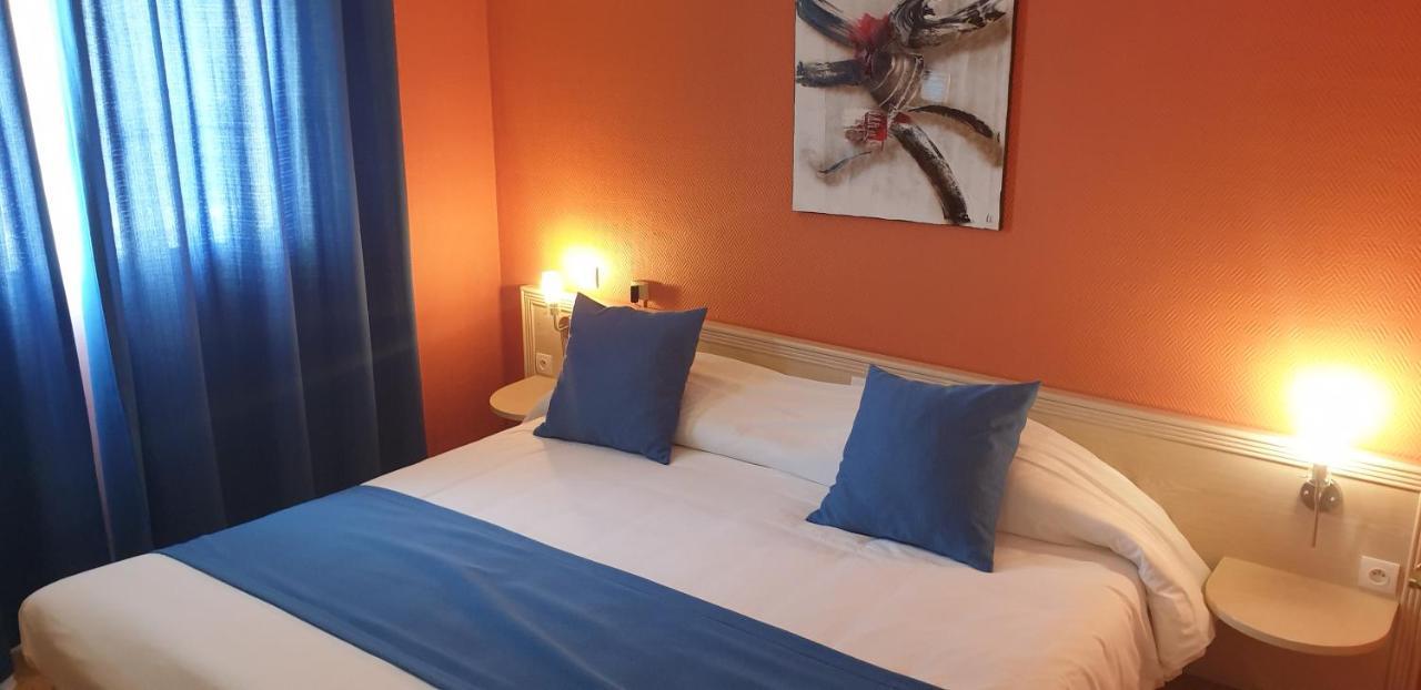 Logis Hotel & Restaurant Le Fleurance エクステリア 写真