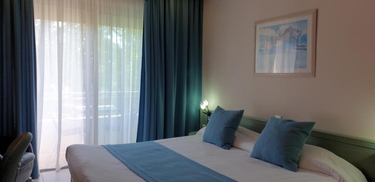 Logis Hotel & Restaurant Le Fleurance エクステリア 写真