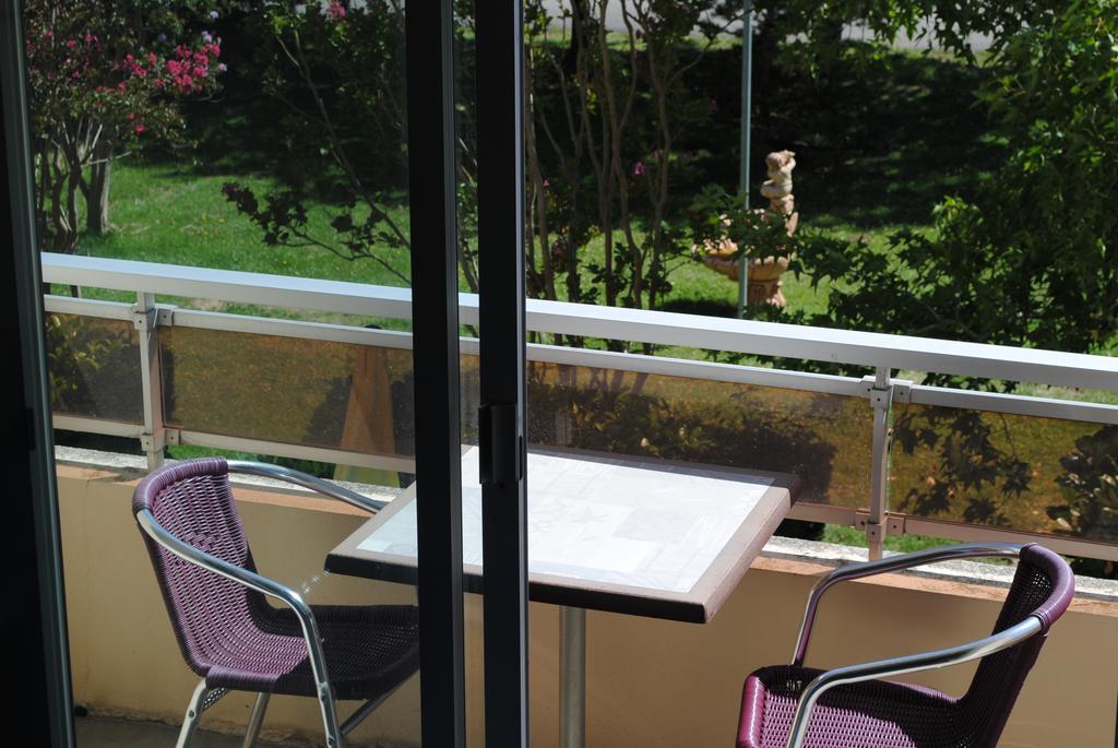 Logis Hotel & Restaurant Le Fleurance エクステリア 写真
