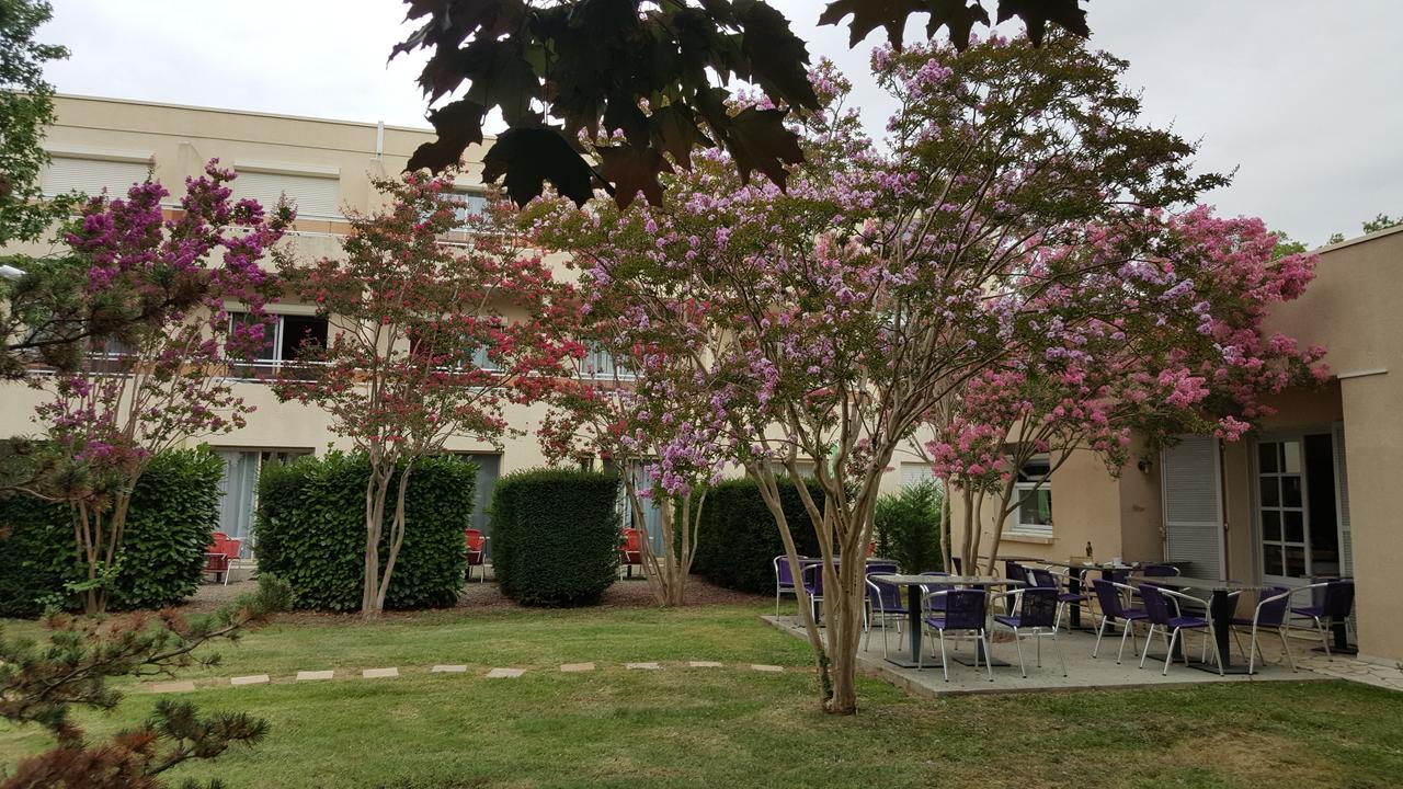 Logis Hotel & Restaurant Le Fleurance エクステリア 写真